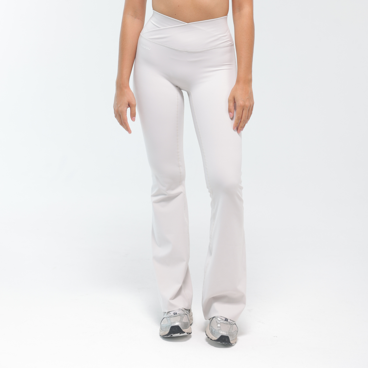 CROSSOVER V-WAIST FLARE PANTS
